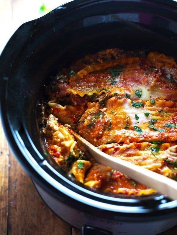 Super Easy Skinny Veggie Crockpot Lasagna - a handful of simple ingredients for a healthy family dinner. | https://body-transform.today