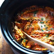 Super Easy Skinny Veggie Crockpot Lasagna - a handful of simple ingredients for a healthy family dinner. | https://body-transform.today